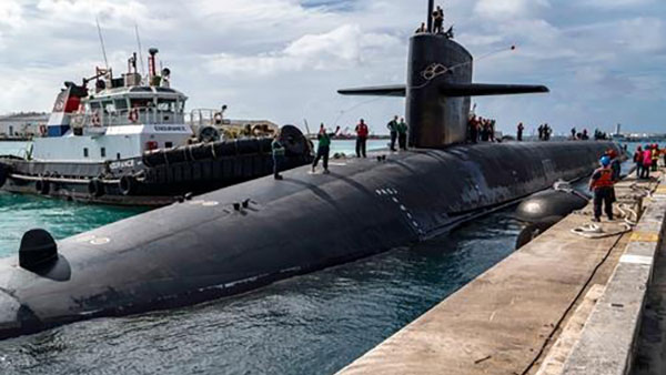 '전략핵잠수함 기항은 비핵화 선언 위반' 지적에‥국방부 "법적 문제 없다"