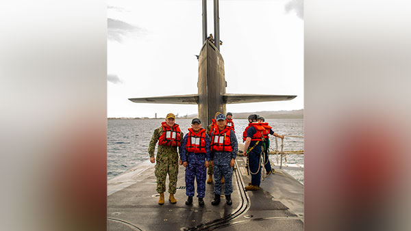 한미일 잠수함 지휘관, 미국 전략핵잠수함 '메인함' 첫 승함