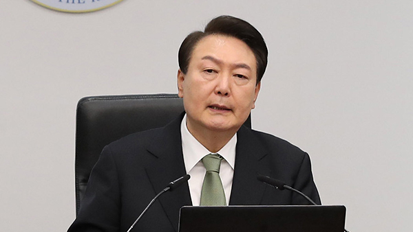 윤 대통령 지지율 33%, 긍·부정 이유 모두 외교 (한국갤럽) 