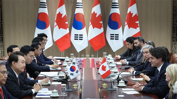 "중국은?" "페미니즘도?" 한·캐나다 정상회견서 나온 질문