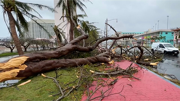 태풍에 발 묶였던 괌 여행객 돌아온다‥괌 공항 29일 운영 재개