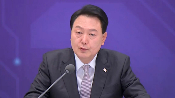 윤 대통령 "반도체 경쟁은 산업 전쟁‥국가 총력전"
