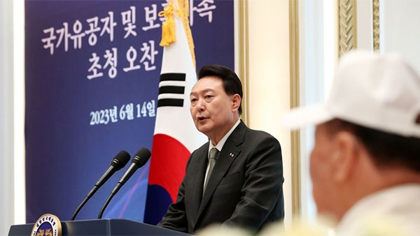 윤 대통령, 천안함장에 불러 위로 "힘든 시기 보냈을 것" 