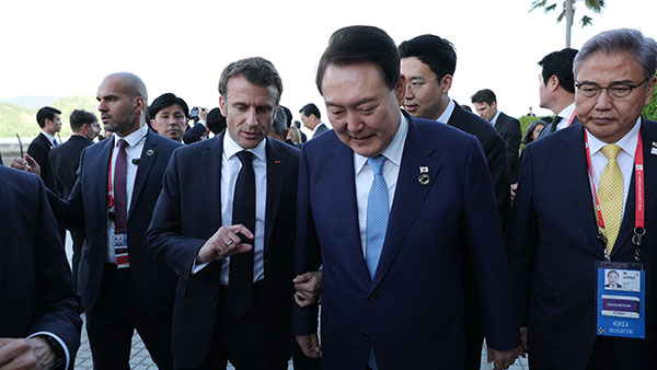 윤 대통령, 파리서 엑스포 유치전‥베트남 '경제 협력' 국빈 방문