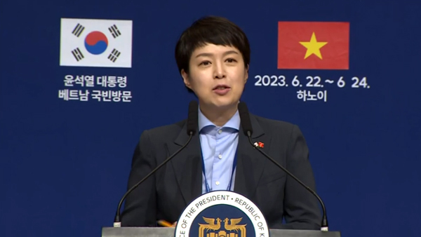 윤 대통령 "한국은 폐허에서 맨주먹으로" 기여외교 강조 