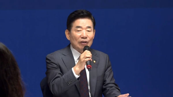 김진표 국회의장 "후쿠시마 오염수 방류 국민 우려, 외교 지렛대 삼아야"