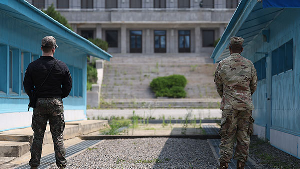 유엔사 "JSA 견학하던 미국인 1명 월북‥북한군과 협조 중"