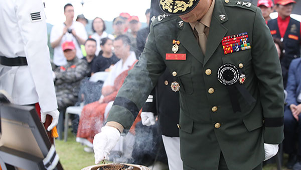 국방부, 해병 1사단장 '과실치사' 혐의 제외하고 경찰 이첩