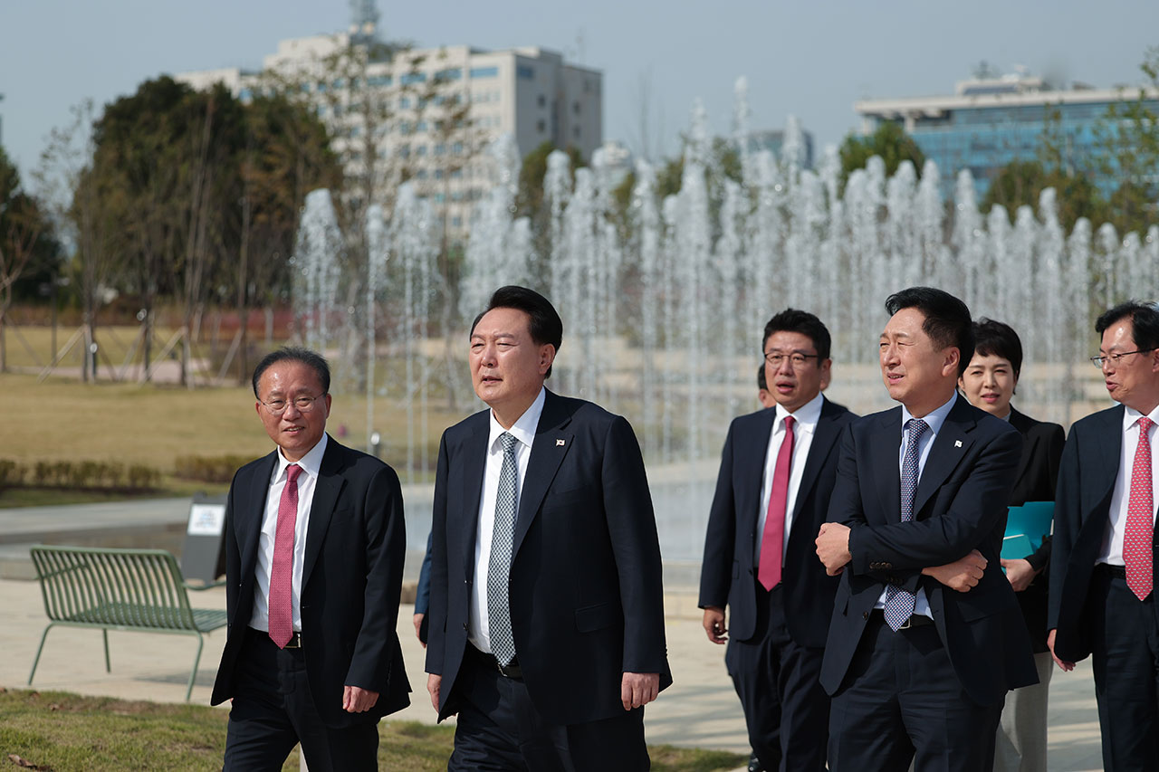 윤 대통령 "국민 무조건 옳다" 여당 "주도적 목소리 내고 당정 소통 강화" 
