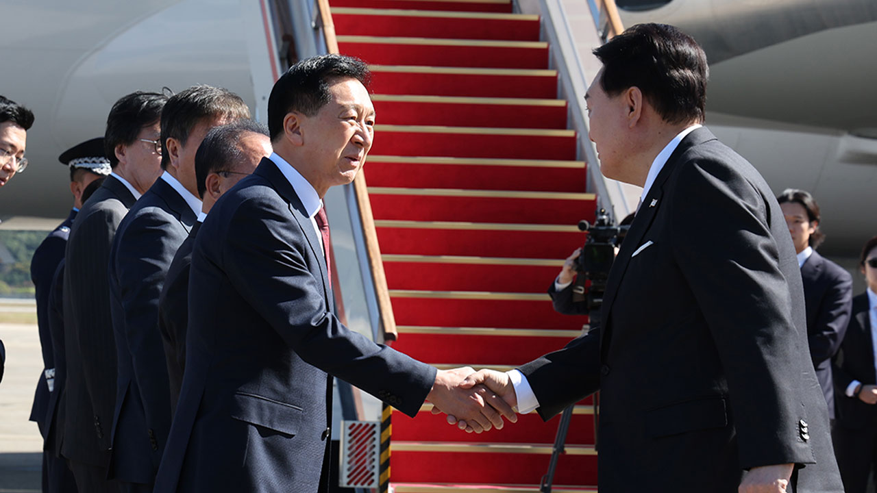 윤 대통령, 순방길 오르며 총리에 "민심 청취에 힘써달라"