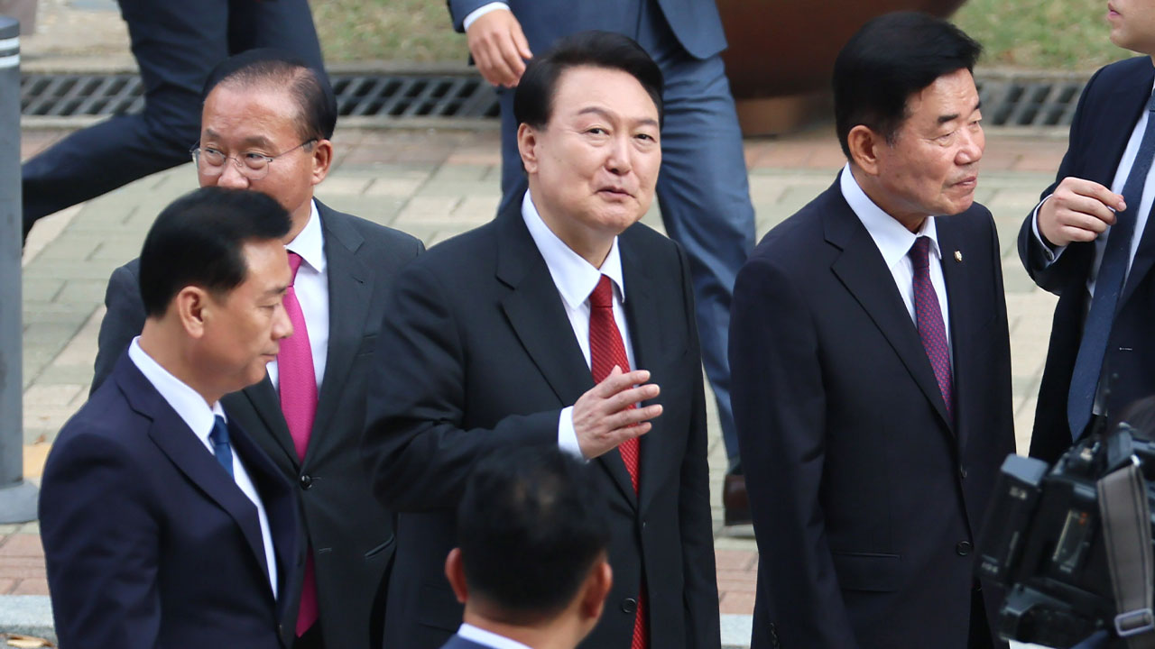 윤 대통령, 상임위원장 오찬서 "연말에 관저로 저녁 초대하겠다" 