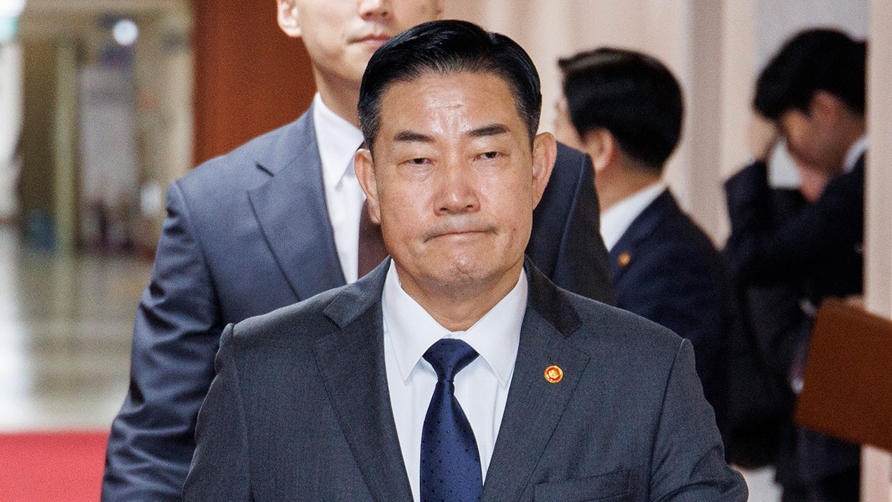 신원식, 국회서 4천만원대 '2차전지 주식' 거래 확인 논란 