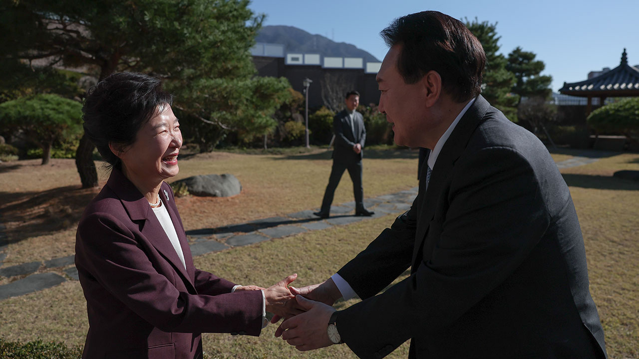 윤 대통령, 박근혜 전 대통령 대구 사저 방문‥12일 만에 재회