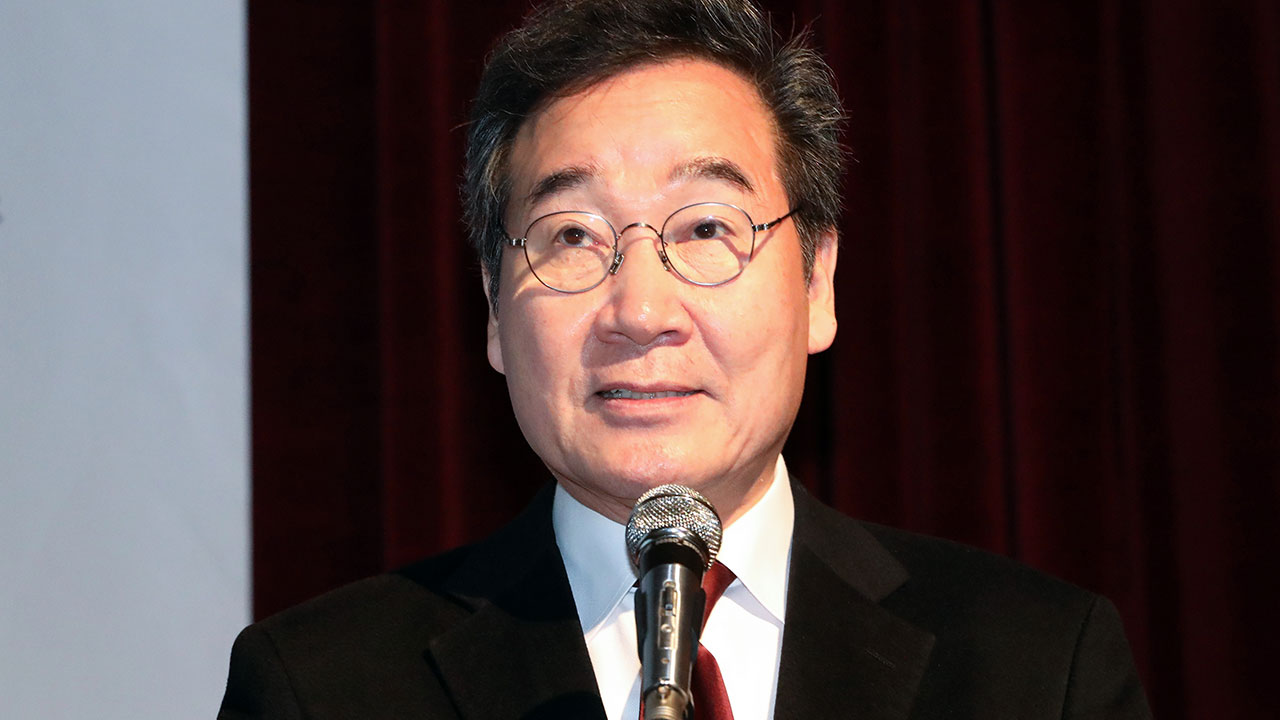 이낙연, 신당 창당설에 "때 되면 말씀드릴 것" 