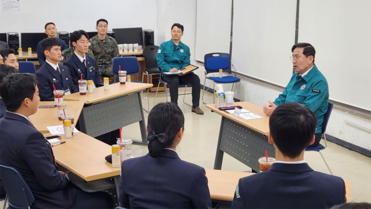 김선호 국방차관, ROTC 후보생들과 간담회‥"자부심 느끼도록 노력"