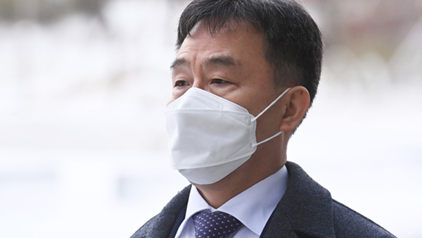 김만배, 언론사 간부들과 수억대 돈 거래‥명품 선물도