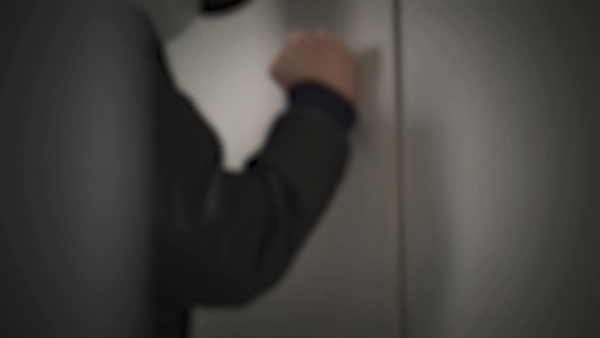 전 연인 집 방범창 뜯은 30대 검거 "걱정돼서 그랬다" 