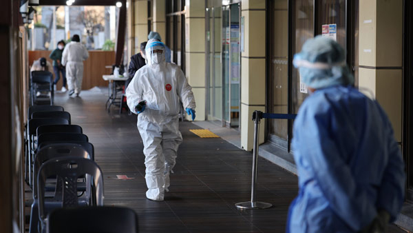 신규 확진 5만3천807명‥위중증 544명·사망 60명