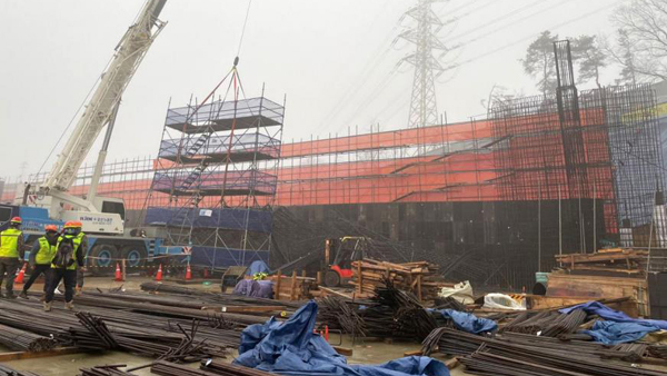 경기 화성시 공사장서 철근 무너져 1명 사망·2명 부상