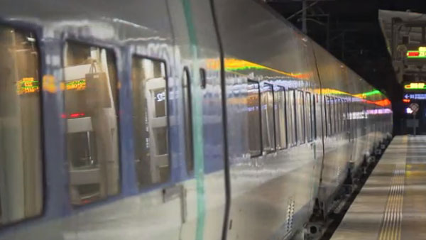 천안아산역에서 KTX 치여 40대 사망‥선로에 투신 추정