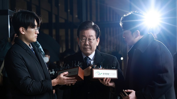 '대장동 의혹' 이재명 메이저 바카라사이트 캡틴 조사 뒤 11시간 만에 귀가