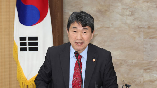 이주호 "내년까지 바카라사이트 온카판 등록금 동결 기조 유지"