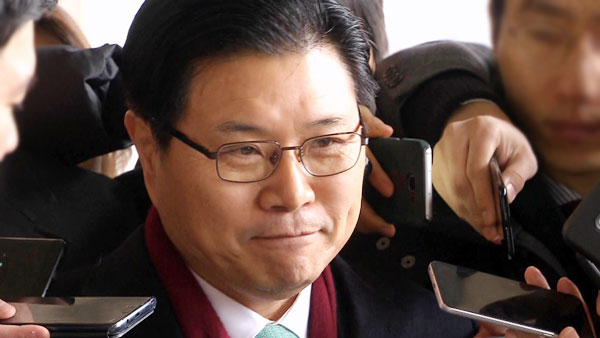 [단독] '뇌물·횡령' 홍문종 전 의원, 건강상 이유 형집행정지 신청