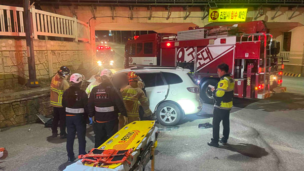 육군 부사관 교통사고로 동승자 아내 사망‥범죄 의심 정황 수사