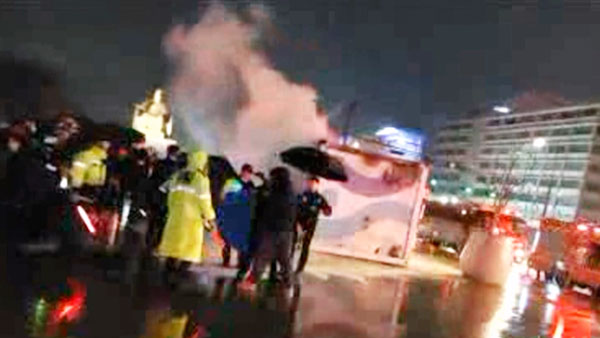 광화문 광장서 분신한 남성, 병원 치료 중 하루 만에 숨져