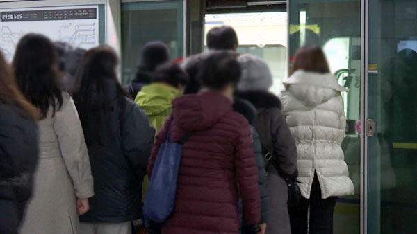 출근길 인터넷 바카라 승객 2명 '호흡곤란'으로 쓰러져