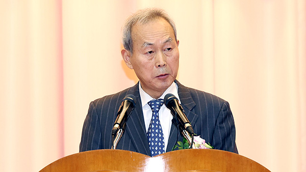 이석태 퇴임‥"헌법재판소, 가장 영광스러운 기억으로 남을 것"