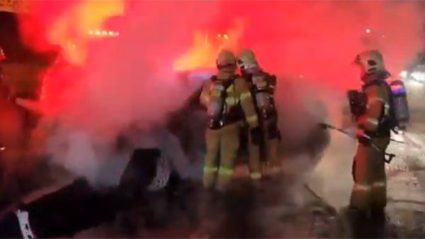 사고 후 불난 차량 두고 도주한 40대 자수‥"당황해서 현장 떠나"