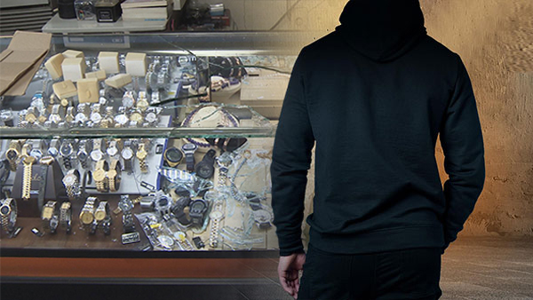 금은방 절도 50대 구속 송치 '보석함, 명함상자로 착각해 도로에 버려'