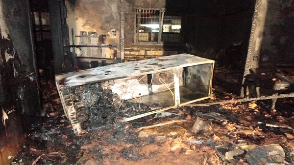 부산 동래구 온천동 단독주택 불‥이웃주민 세 명 대피