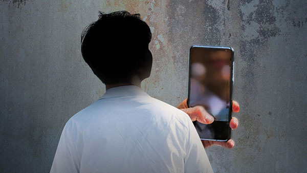 불법 촬영 전과 4범, 집행 유예 기간에 또 같은 범행으로 구속