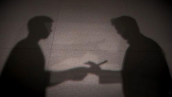 '고가 골프채' 받은 혐의로 전직 장관 등 12명 불구속 송치