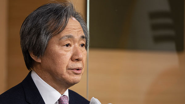 넉달 공석 건보공단 이사장 결국 '감염병 전문가' 정기석 교수 임명