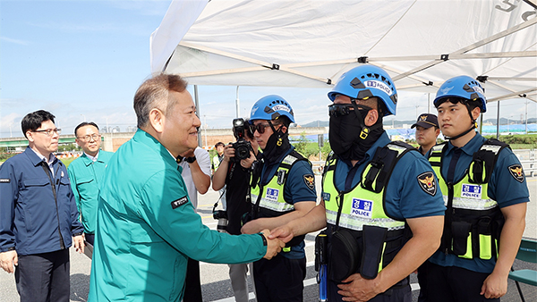이상민 행안부 장관, 업무 복귀 이후 이틀째 집중호우 바카라 시스템 배팅 현장 방문