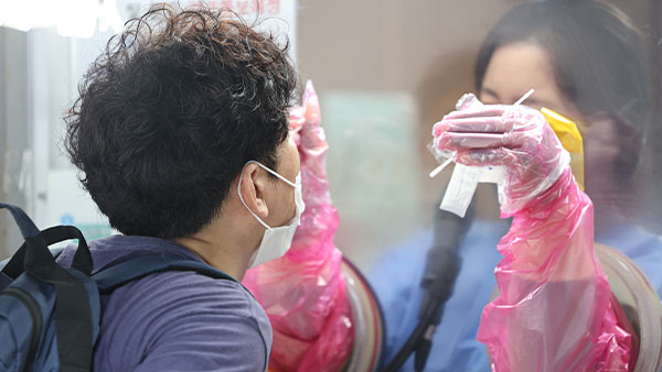 방역당국, 이달 중순 코로나19 하루 확진자 최대 7만6천명 전망