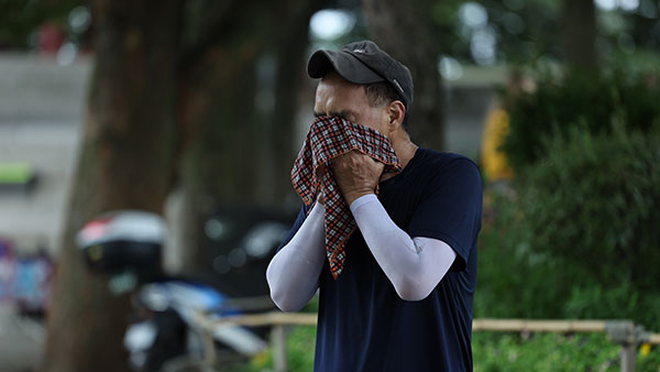 [날씨] 무더위 계속, 일부지역 비‥태풍 카눈 모레 상륙