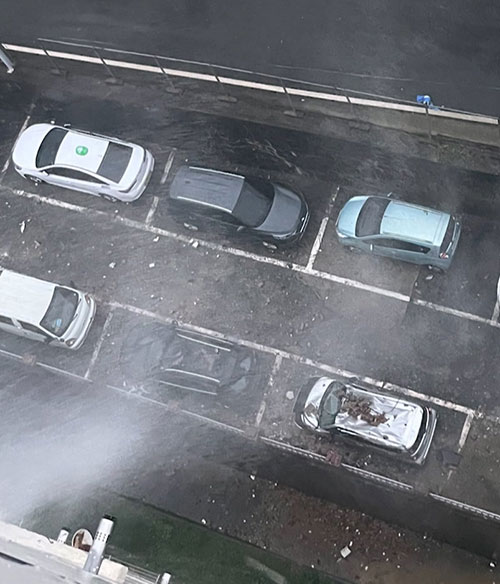 경남 곳곳 피해 속출‥"벽돌 떨어져 차량 여러 대 파손"