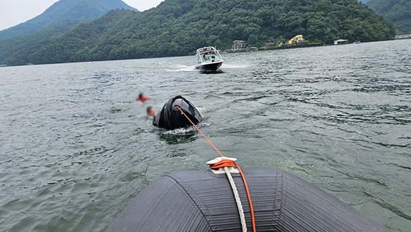 가평 청평호서 제트스키 전복‥3명 구조