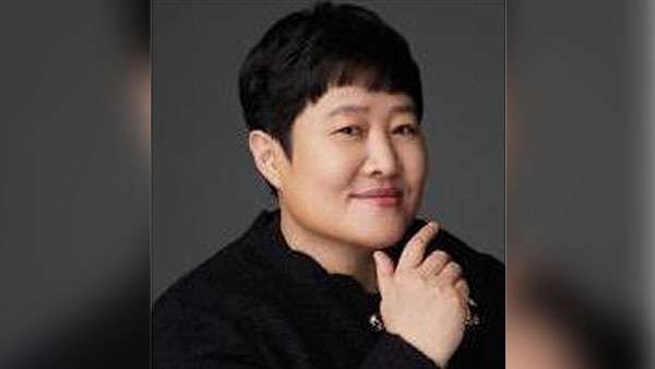 '40억원 횡령 혐의' 권진영 후크엔터테인먼트 메이저 바카라사이트 구속 기로