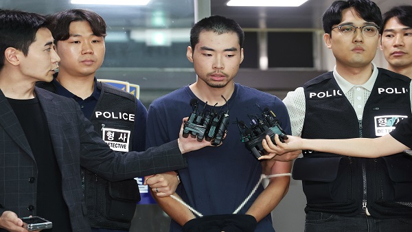 '서현역 흉기 난동' 피해자 20대 여성 사망