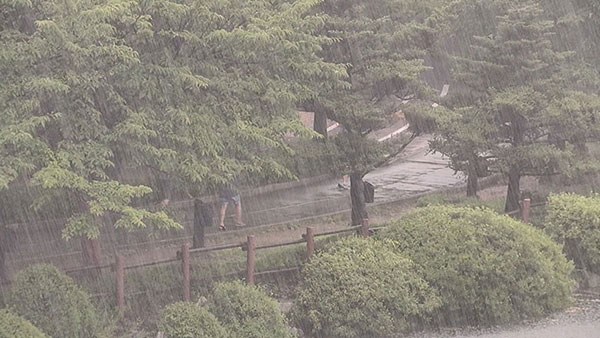 모레까지 남부 중심 벼락 동반 강한 비, 경남 해안 최고 200mm