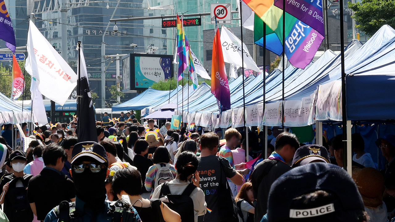 인천퀴어축제 행진 대열 난입한 50대 남성 체포