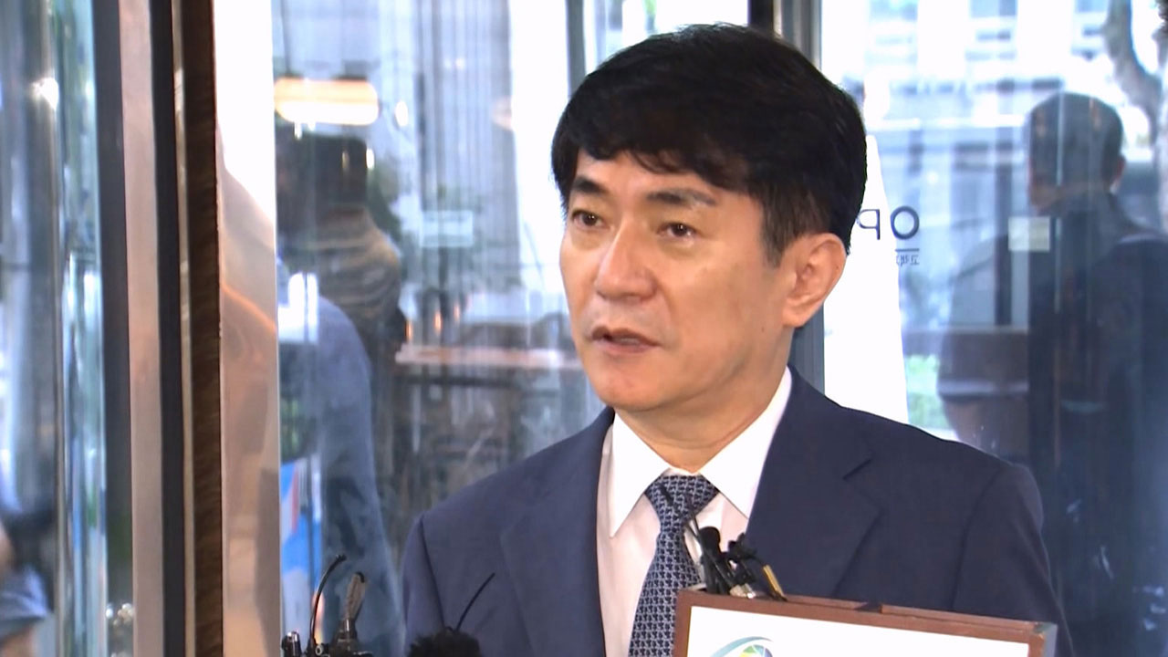 [단독] 이균용 딸 초등생 때 미국으로 '불법 조기 유학'