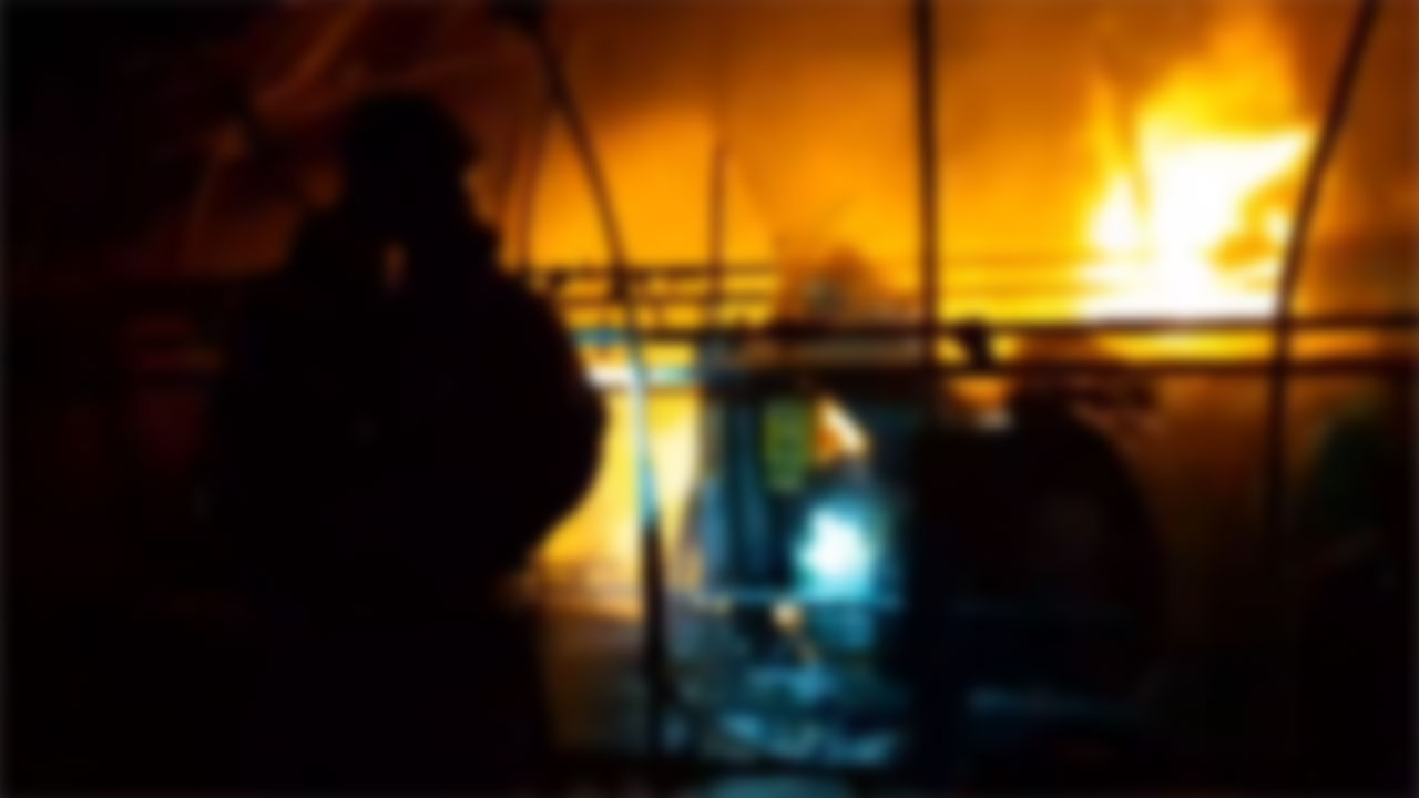 경남 진주 비닐하우스에 불‥40대 남성 숨진 채 발견