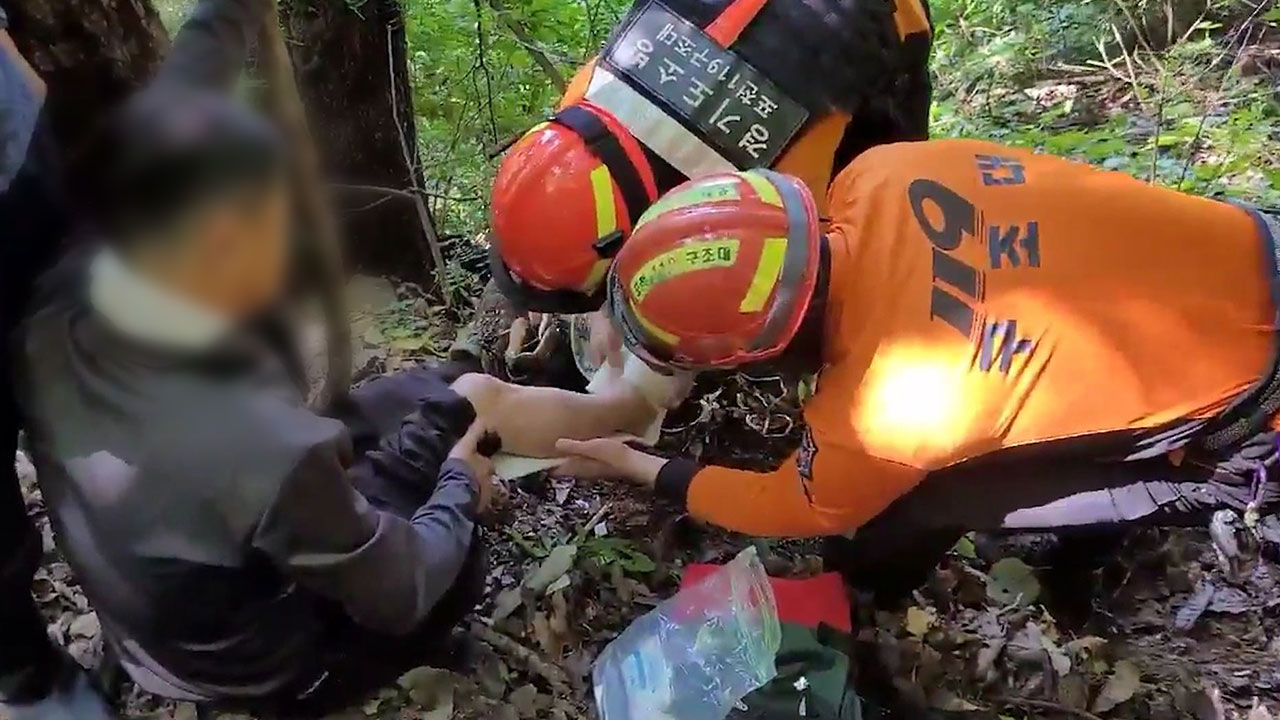 경기 포천 청계산서 15m 아래로 굴러 추락‥50대 등산객 부상