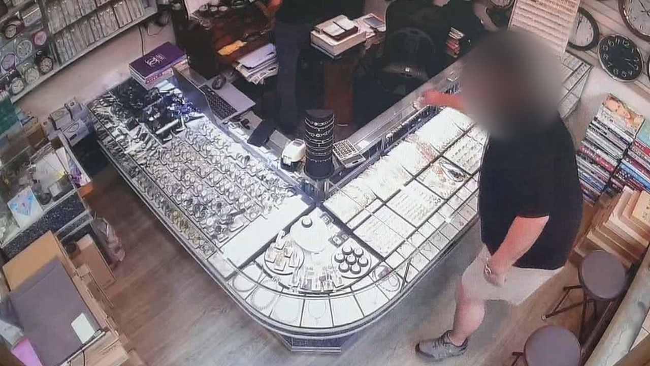추석 앞두고 금은방 골드바 5개 훔친 30대 구속